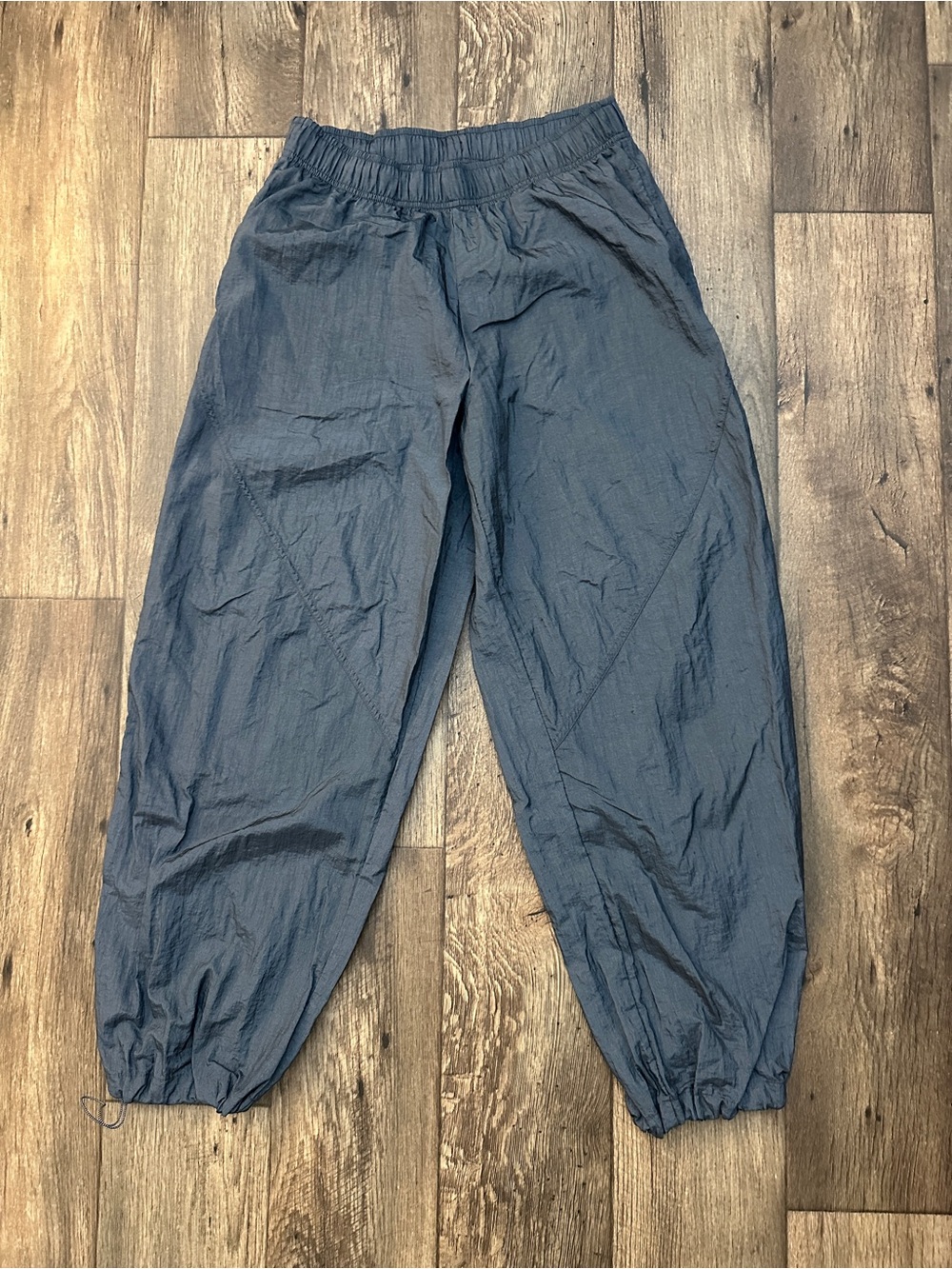 ATHLETA Utility Nylon Lightweight Tapered Pants Women’s Size M Gray